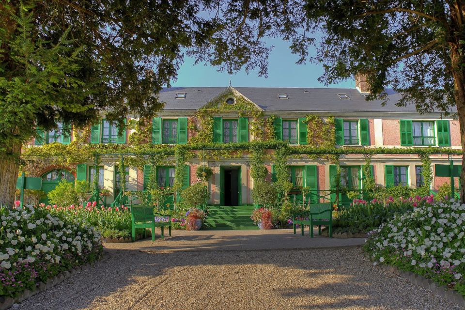 From Paris: Giverny and Versailles Private Full-Day Trip - Exploring Versailles Gardens