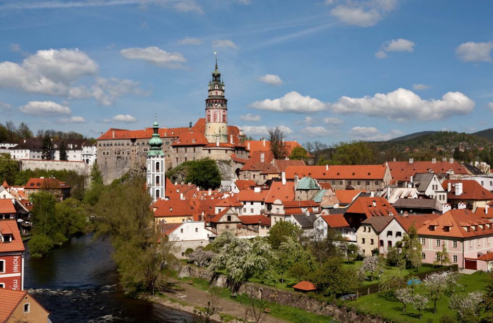 From Prague: Full-Day Cesky Krumlov Tour by Coach - Transportation and Meeting Point