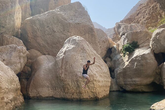 Full-Day Private Tour of Wadi Shab and Bimmah Sinkhole - Customer Reviews and Ratings