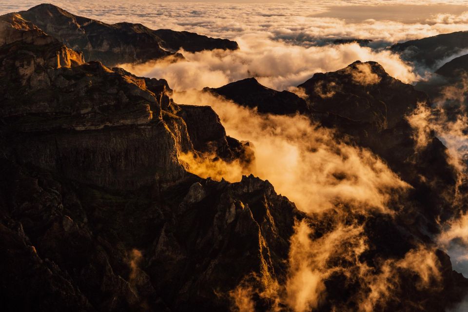 Funchal: Sunset at Pico Do Arieiro & Full PR1 Hike Transfer - Hiking Stops and Timelines