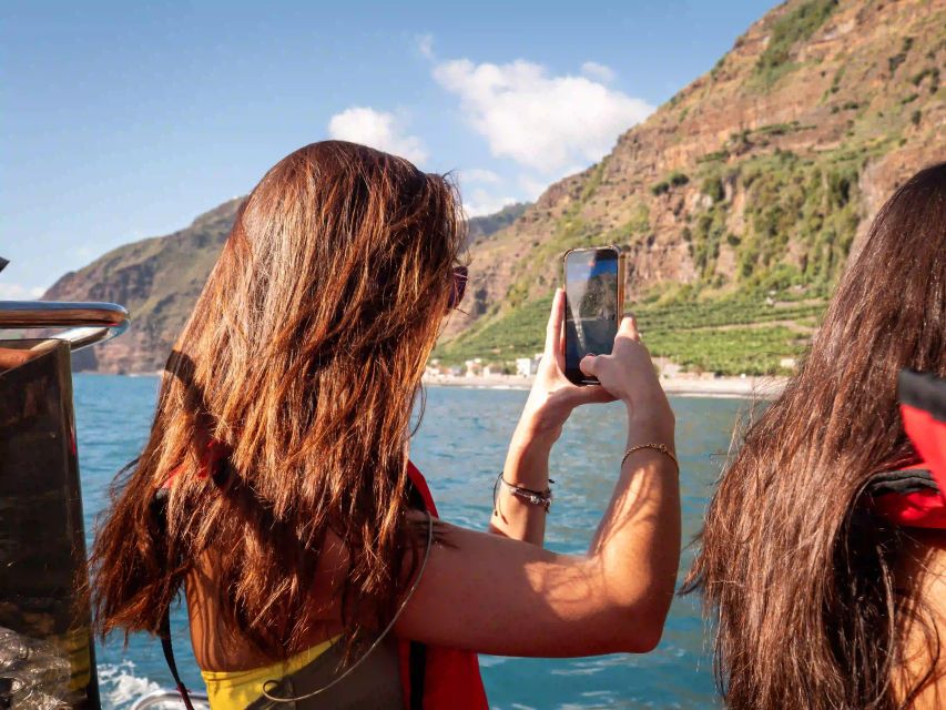 Funchal: Thrilling Speedboat Tour - Madeira Sparkling Waters - Journey and Guidance