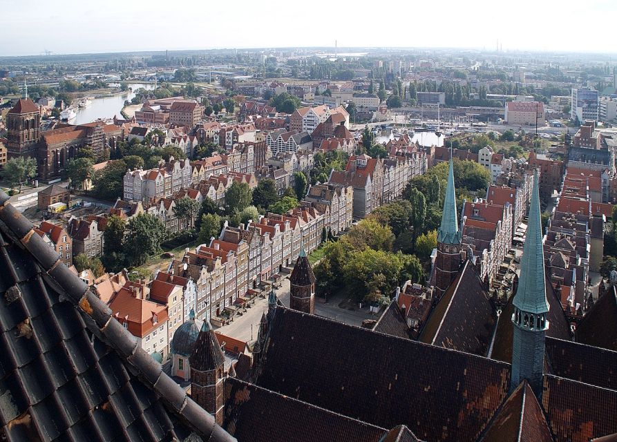 Gdansk Guided Tour for History Lovers 8 Hours - Tour Experience