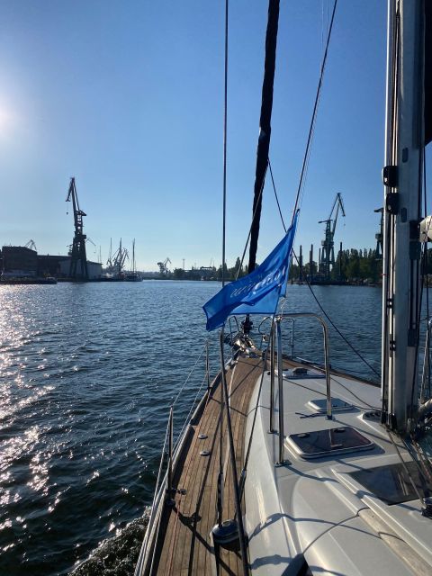 Gdańsk: Motlawa and Port Yacht Cruise With Prosecco - Onboard Experience and Amenities