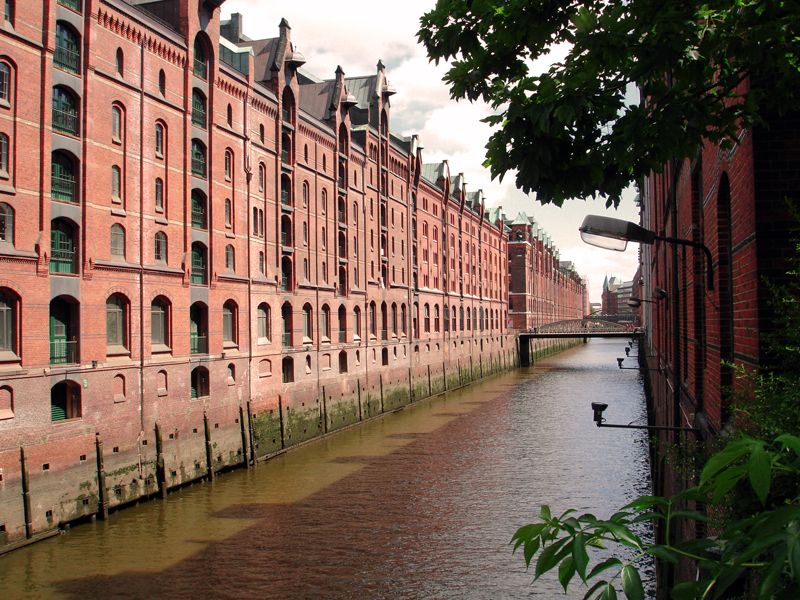 German Hamburg Historic City Center Pay-What-You-Want Tour - Tour Experience