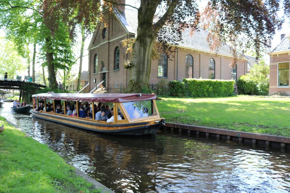 Giethoorn: Village & National Park Canal Cruise With Coffee - Highlights and Itinerary