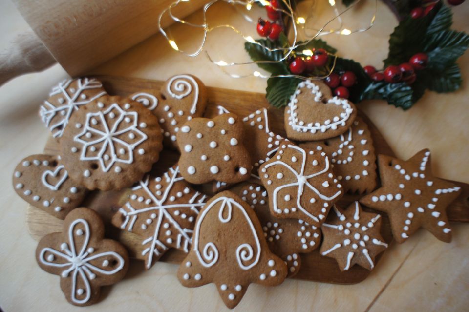 Gingerbread Cookies Baking and Decorating Class - Class Content