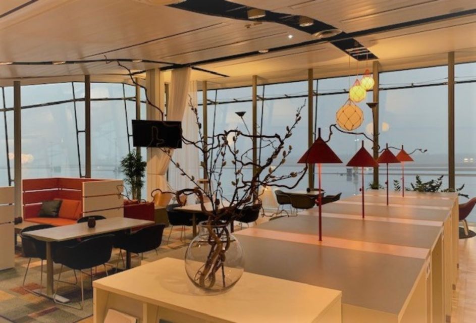 GOT Gothenburg Landvetter Airport: Vinga Lounge Access - Seating and Amenities