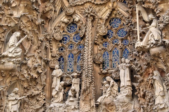 Gothic Quarter Private Tour With Sagrada Familia Skip the Line - Highlights of the Tour