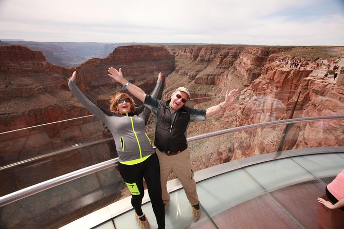 Grand Canyon Tour in Spanish, Skywalk and Lunch Included - Booking Information