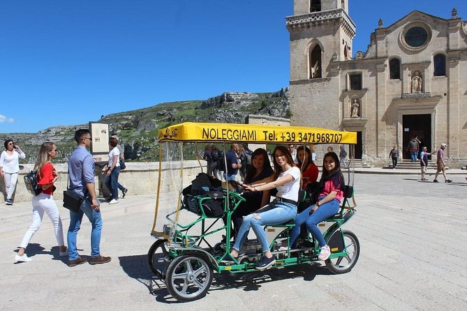 Grand Tour of the Stones in Electric Rickshaw - Audio Guide and Group Leader