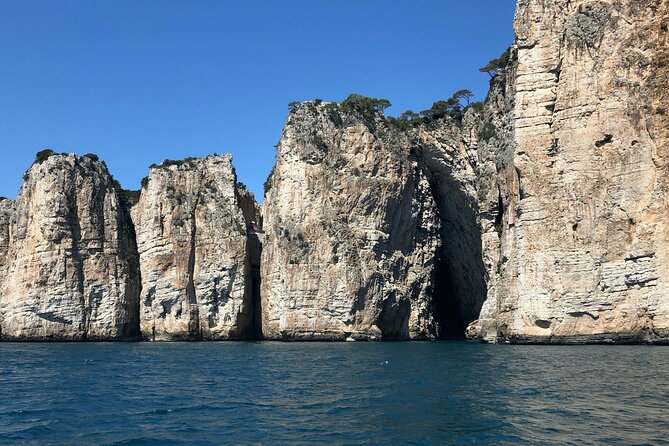 Guided Boat Excursion to Gaeta and Sperlonga - Inclusions and Equipment