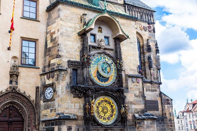 Guided Prague Tour by Bus,Foot,Boat With Snack & Museum Included - Professional Guide and Transportation Amenities