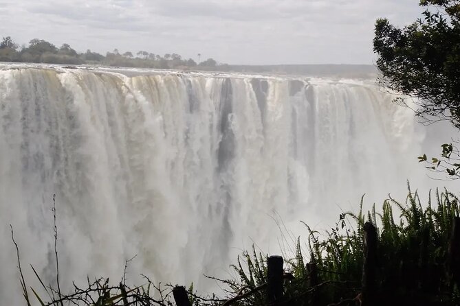 Guided Tour of the Falls - Unraveling the History of Exploration