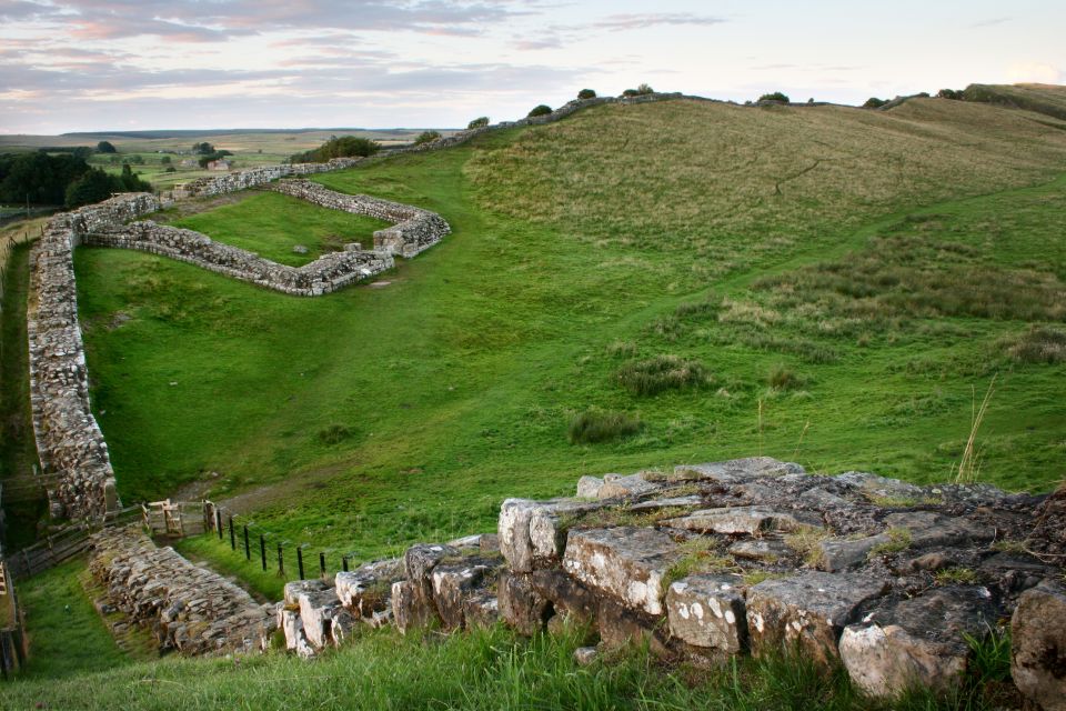 Hadrians Wall: 4-Hour Guided Tour - Exploring Roman History