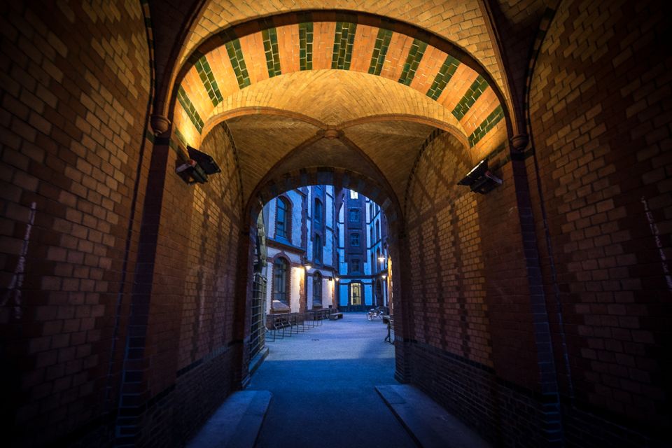 Hamburg: Eerie Speicherstadt Tour - Chilling Tales of Dark Secrets