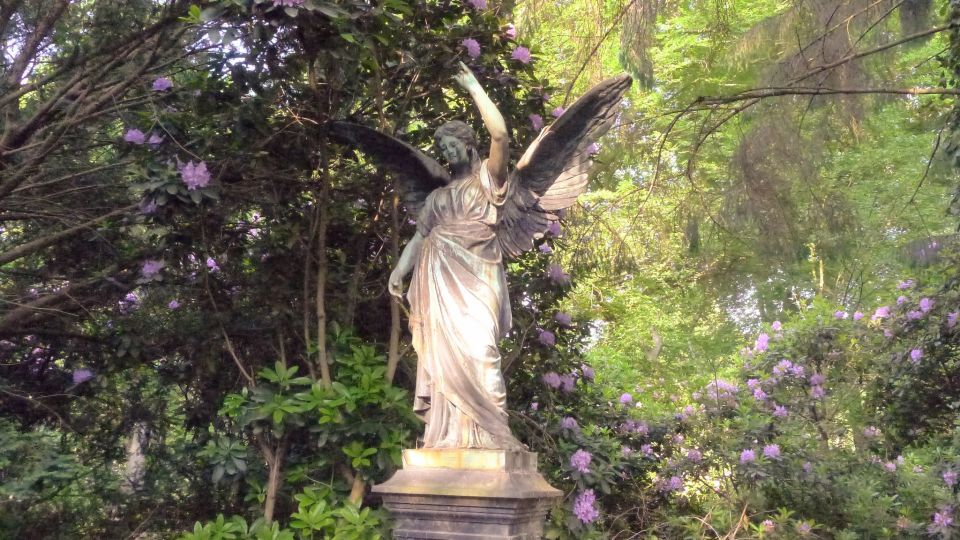 Hamburg: Ohlsdorf Cemetery Self-guided Angel Walk - Highlights of the Walk