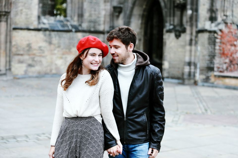 Hamburg: Private Couples Photoshoot and Walking Tour - Photoshoot Guidance and Tips