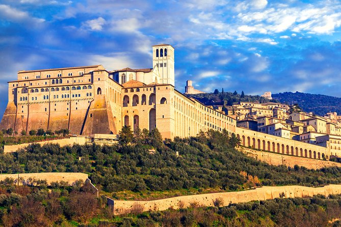 Heart of Umbria: Explore the Mystic Towns of Orvieto and Assisi - Discovering Orvieto