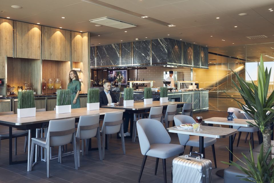 Helsinki Airport (HEL): Premium Lounge Entry - Lounge Location and Access