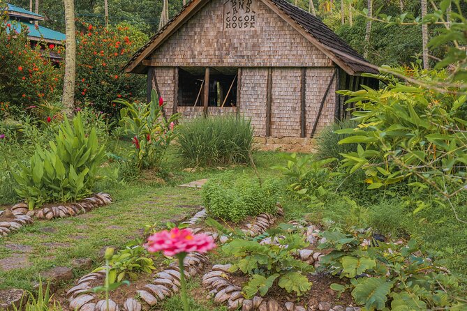 Historical 18TH Century Estate Tour With Coconut Tasting - Viewing the Grand Estate House