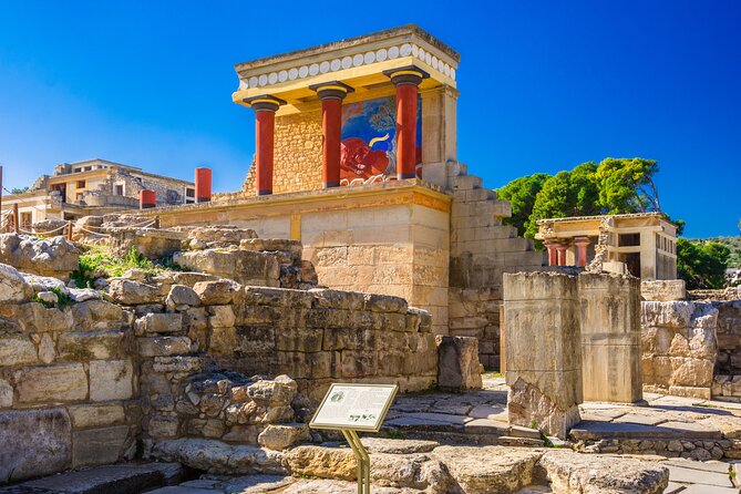 Hop-On Hop-Off Sightseeing Bus Tour in Heraklion - Discovering Heraklions Famous Landmarks