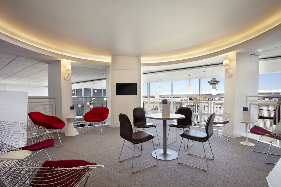 IAD Washington Dulles Airport: Virgin Atlantic Lounge Access - Lounge Facilities and Amenities