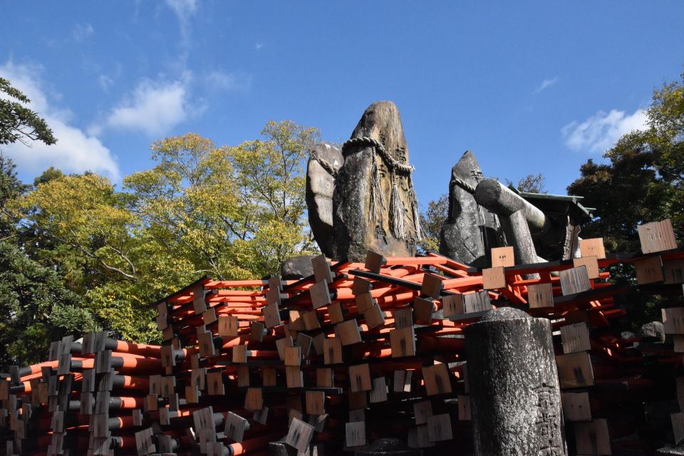 Inside of Fushimi Inari - Exploring and Lunch With Locals - Lunch and Dietary Options