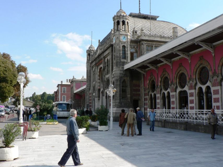 Istanbul: City Highlights Group Tour With Hagia Sophia Entry - Discovering the Basilica Cisterns Medusa Heads