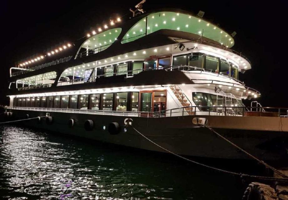 Istanbul: New Years Eve Cruise With Gala Dinner and Drinks - Unlimited Drinks and Beverages