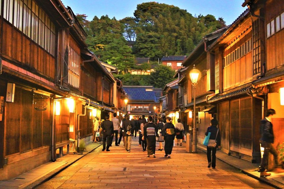 Kanazawa: Private Tour With Local Guide - Guided Experience