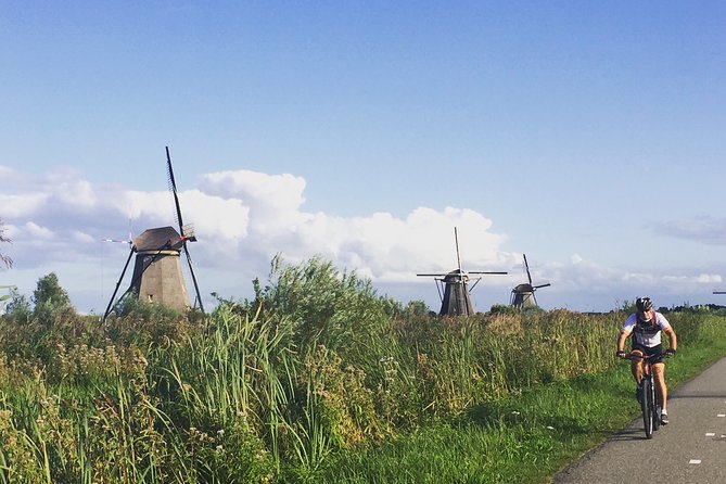 Kinderdijk Area Cycling Tour - Booking and Cancellation Policy