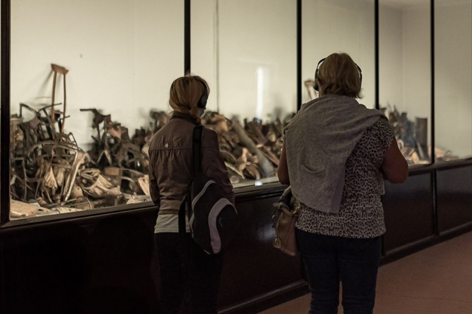 Krakow: Auschwitz-Birkenau Tour Limited to 15 Visitors - Tour Highlights and Experiences