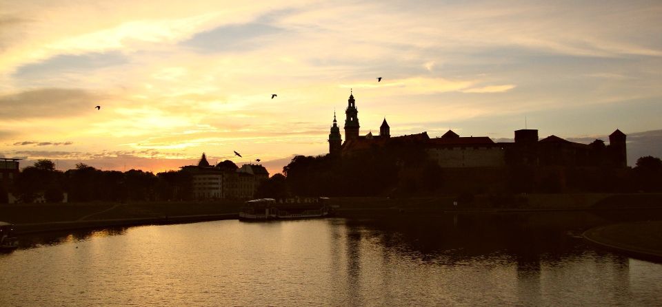 Krakow: Skip the Line Wawel Castle & Cathedral Private Tour - Detailed Tour Description