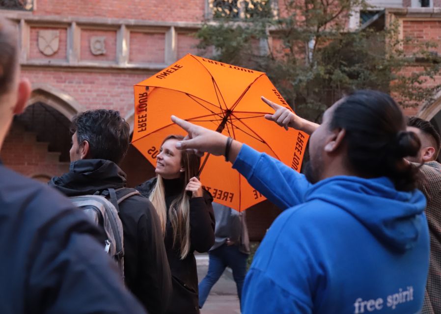 Krakow: The Old Town Walking Tour - Meeting Point and Accessibility