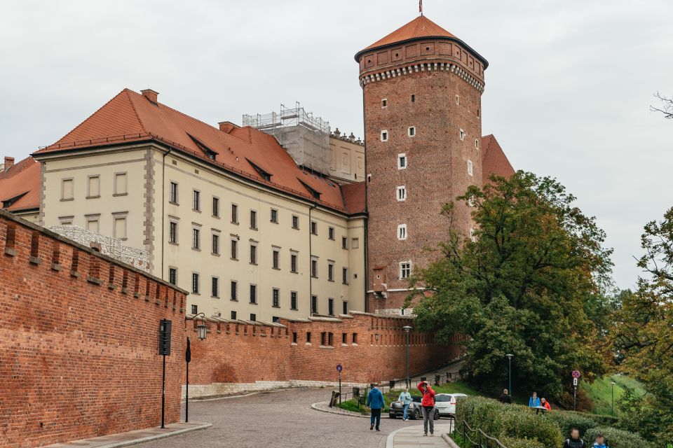 Krakow: Wawel Royal Hill With Optional Castle and Cathedral - Highlights and Experience