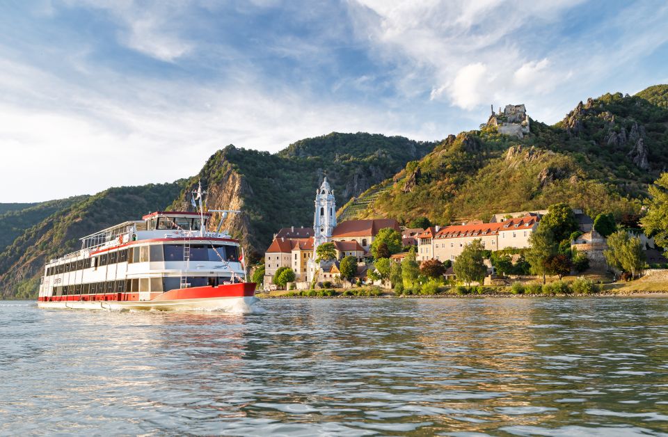 Krems: Wachau Valley River Cruise With 3-Course Meal - Boat and Amenities