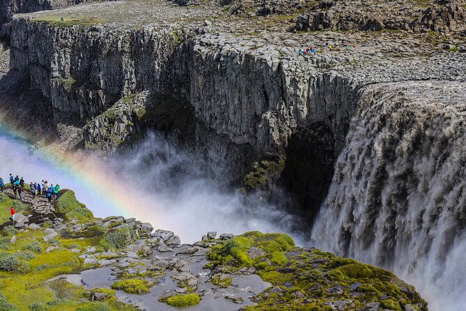 Lake Myvatn, Dettifoss and Goddafoss Waterfalls Day Tour From Akureyri - Exploring Lake Myvatn