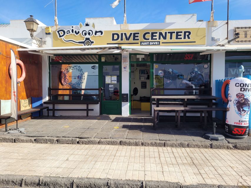 Lanzarote: Beginner Diving Course Costa Teguise (2 Dives) - Dive Experiences