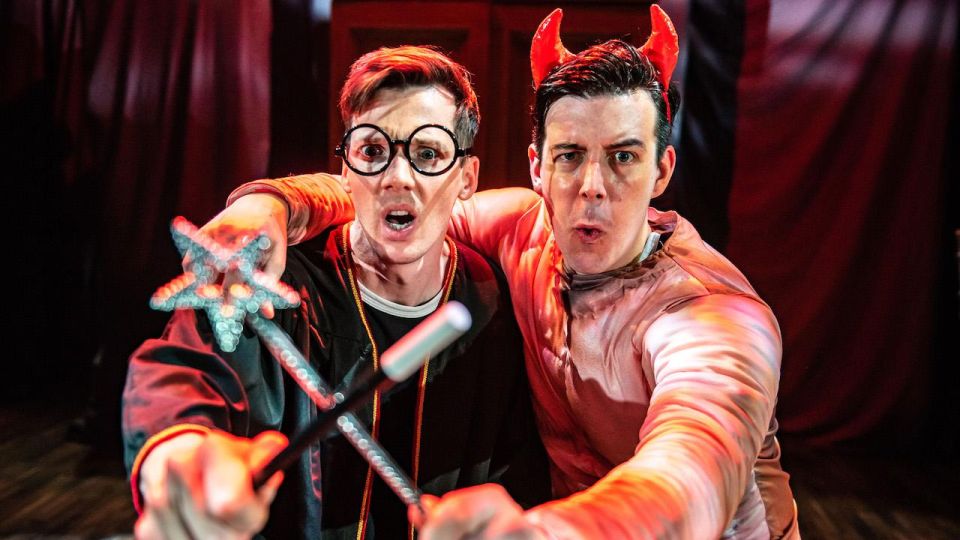 Las Vegas: Potted Potter - The Unauthorized Harry Experience - Creative Background