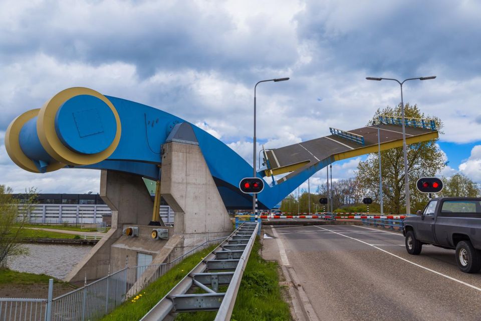 Leeuwarden: Walking Tour With Audio Guide on App - Highlights and Stories