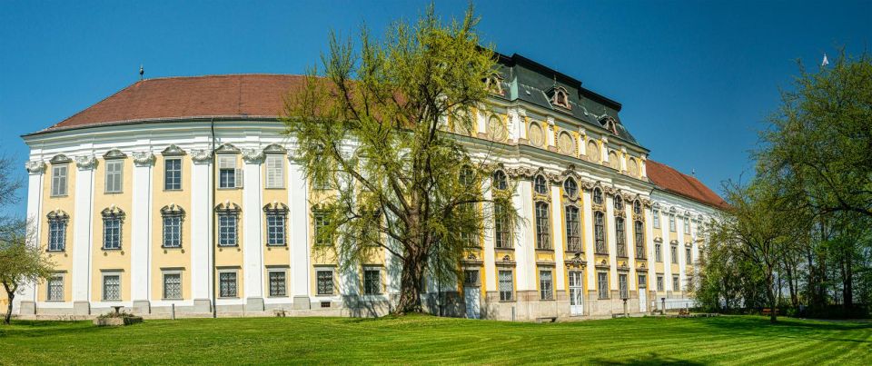 Linz Cultural Marvels Walking Tour - Hauptplatz