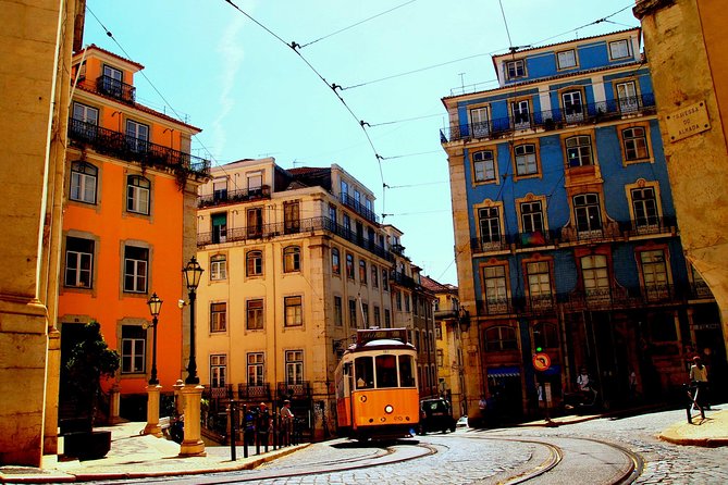 Lisbon Classic City Tour With Tickets - Admiring Belém Landmarks