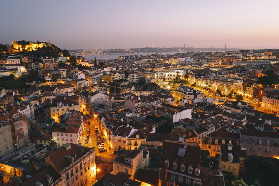 Lisbon: Fado Night Tour - Traditional Meal and Fado