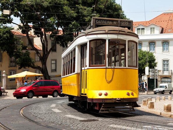 Lisbon Hills Red Tram by Tram 28 Route - Important Notes and Recommendations