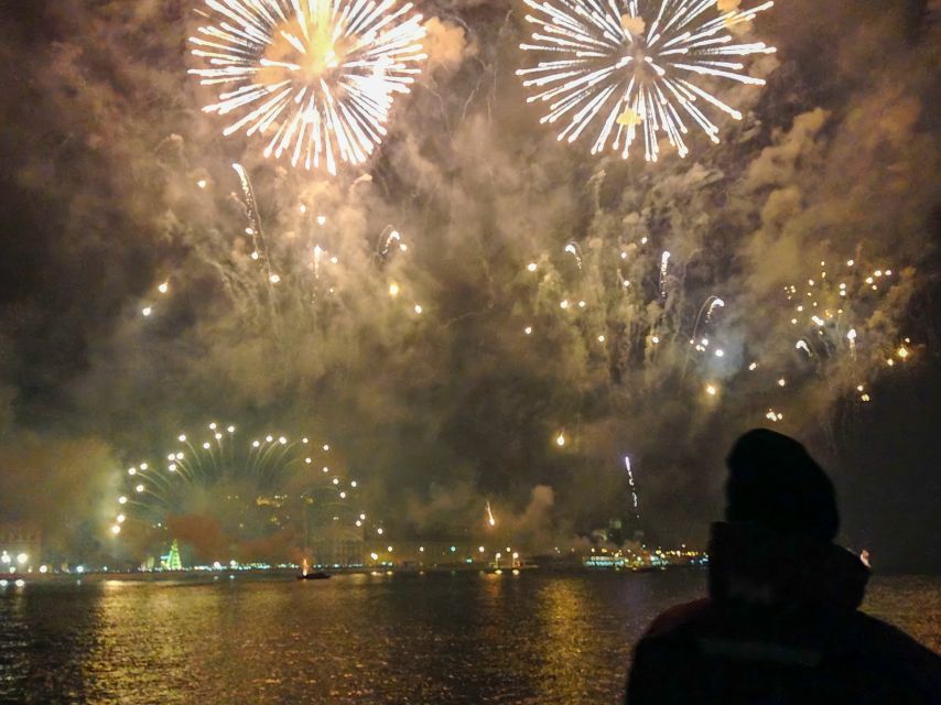 Lisbon: New Year's Eve Fireworks Tagus River Sailing Cruise - Fireworks Display and Views