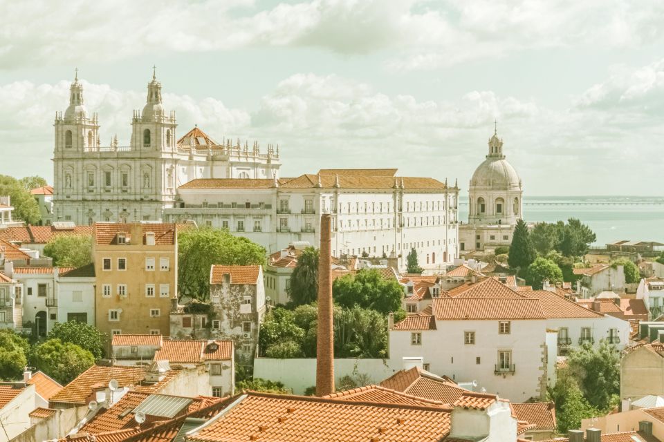 Lisbon Photography Walk With a Local - Guided Experience