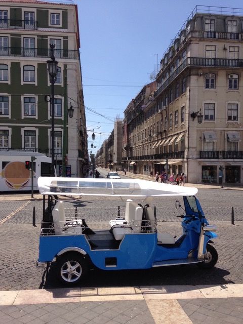 Lisbon: Private Guided Tour of Historical Center by Tuk Tuk - Customizable Itinerary