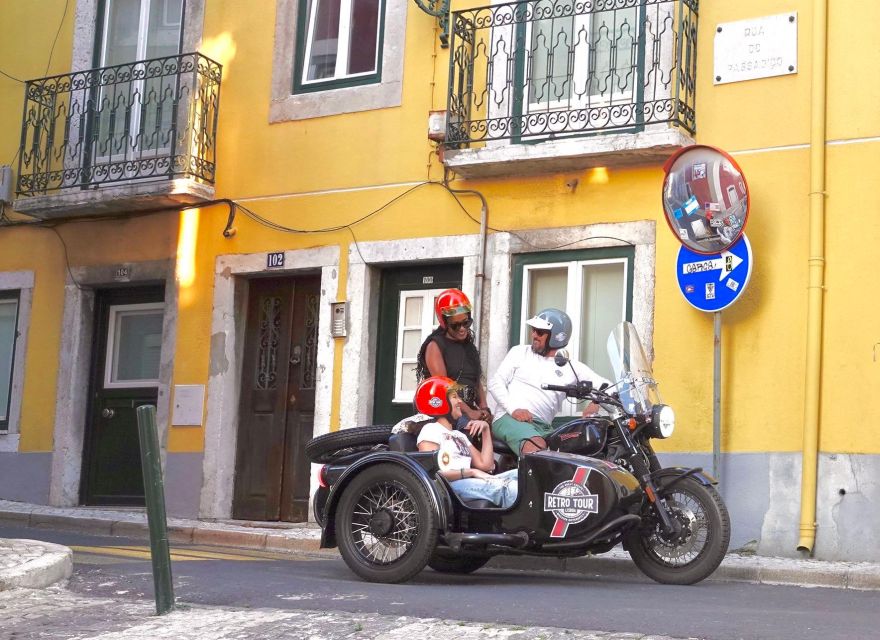 Lisbon: Private Sidecar Tour 3h30 - Tour Highlights