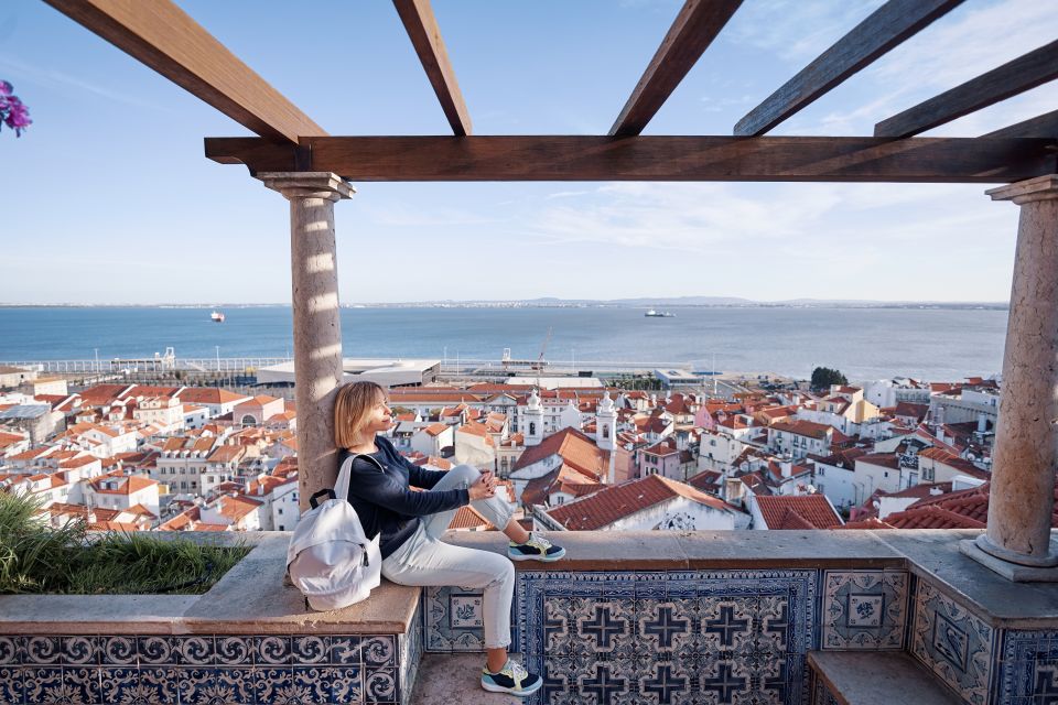 Lisbon: Professional Photoshoot at Alfama - Photoshoot Highlights