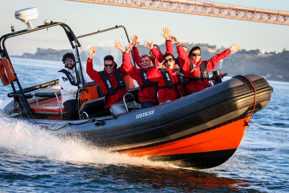 Lisbon: Sunset Speedboat Tour With Complimentary Drink - Sailing Experience